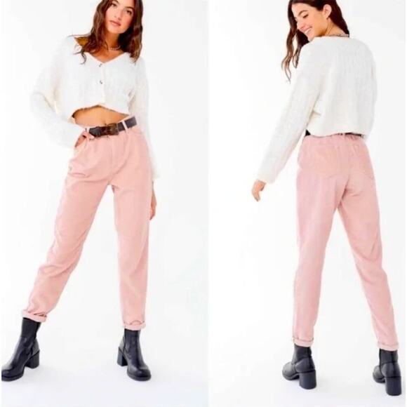 BDG Mom High Rise Pink Corduroy Tapered Leg Pants Size 25 NWOT - Picture 1 of 13